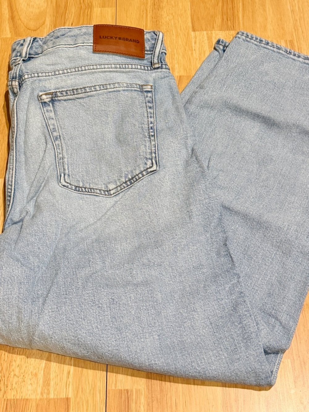 Lucky Brand Women’s Pale Blue Baggy Jeans